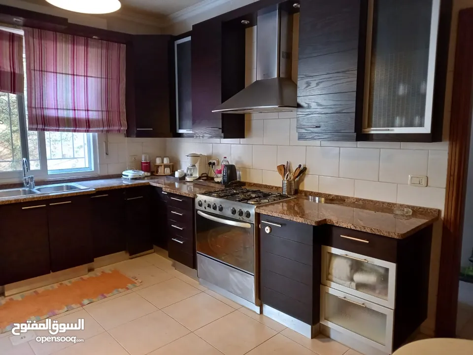 شقة مفروشة - الشميساني - 3نوم 1ماستر - 205م - حديقة - اعلان رقم A166