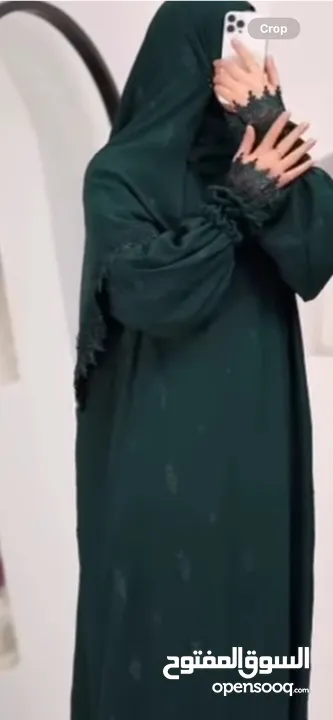 فساتين وعبايات