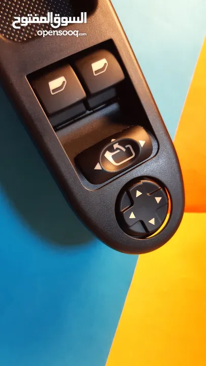يدة باب السائق لسيارة بيجو مع دوگمة (زر) النوافذ  front left drive side electric master power switch