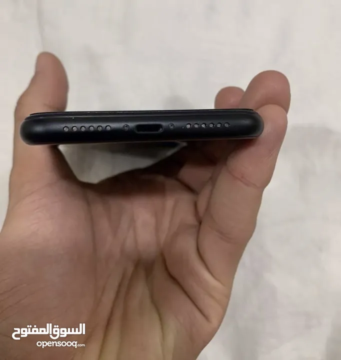 للبيع هاتف آيفون xr مستعمل بحالة جيده