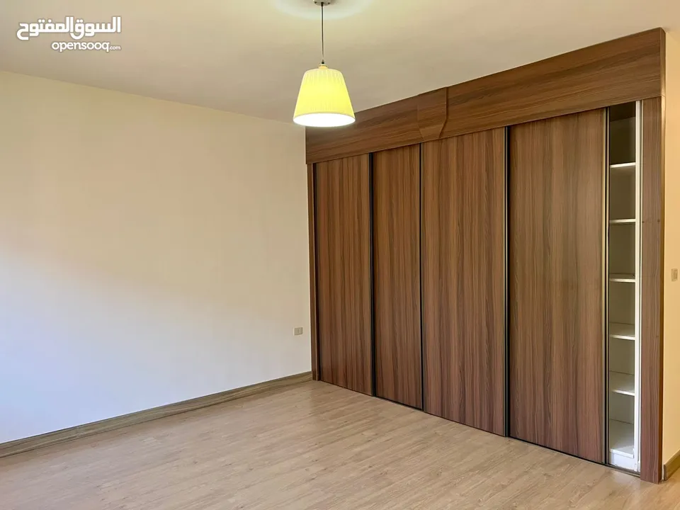 شقه طابق اول من فيلا فارغه للإيجار في دابوق - ref : 14625