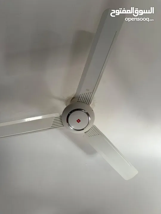 اثاث مع ماكينه خياطه للبيع