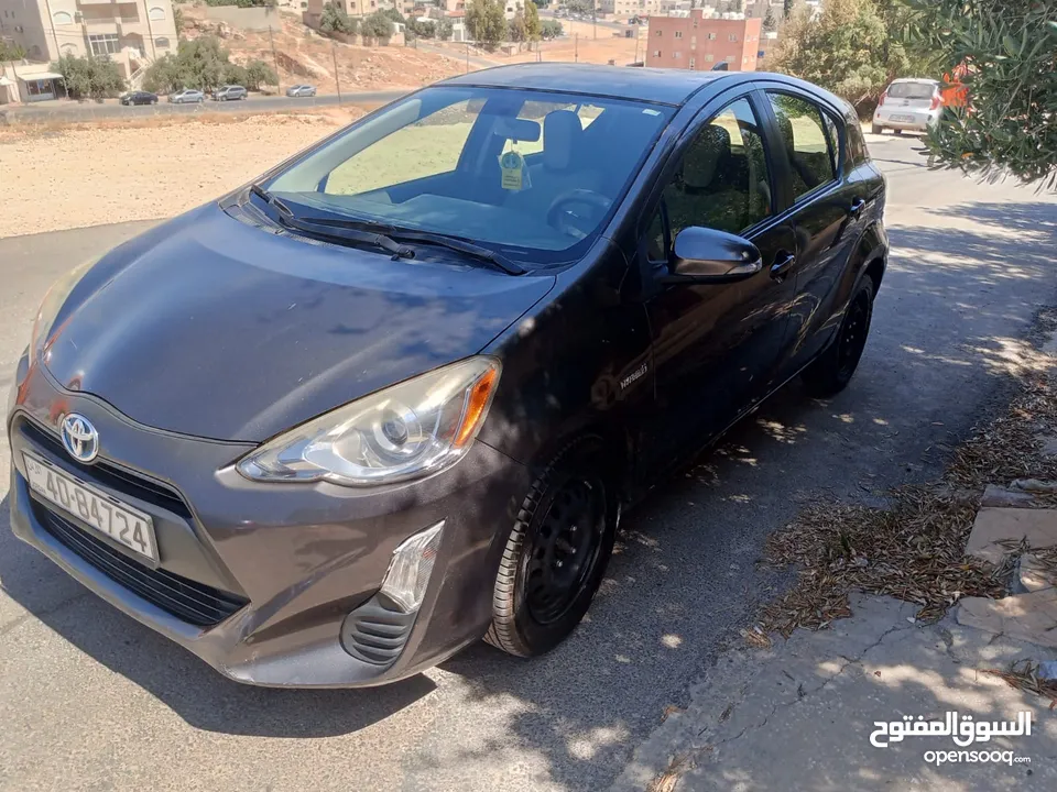 سيارة تويوتا بريوس c للبيع