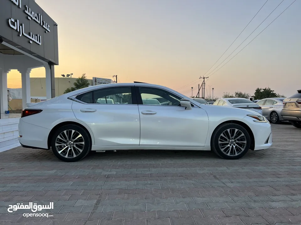 ‏ES 350 رقم واحد لون ابيض لؤلؤي 2019