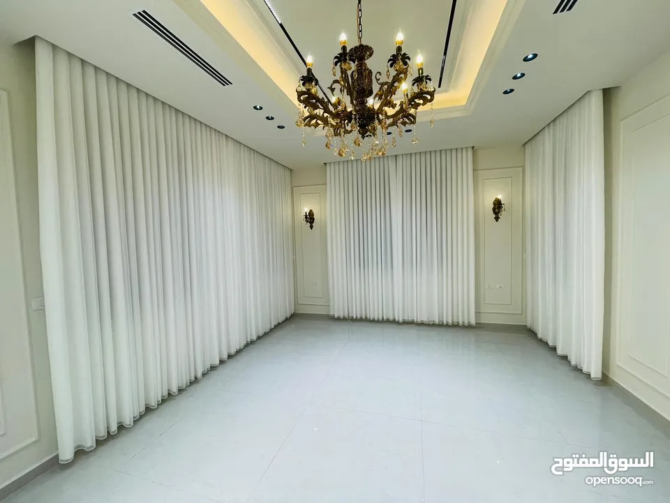 ستائر حصري 2025