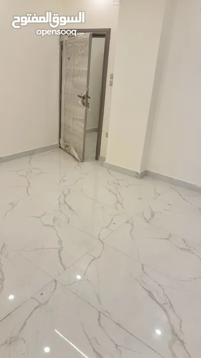 شقق جديده من المالك/ مجمع عمان مقابل الكارفور