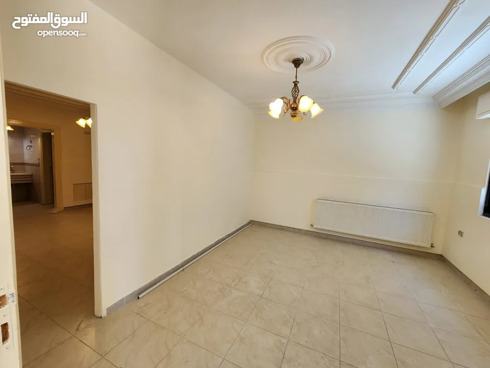 شقة فارغة للإيجار في الشميساني - ref: 14635