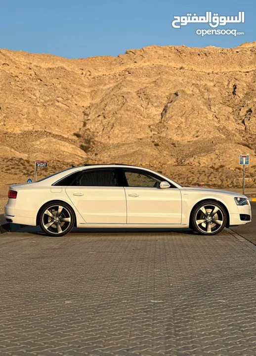 AUDI A8L W12 Quattro FSI 2012