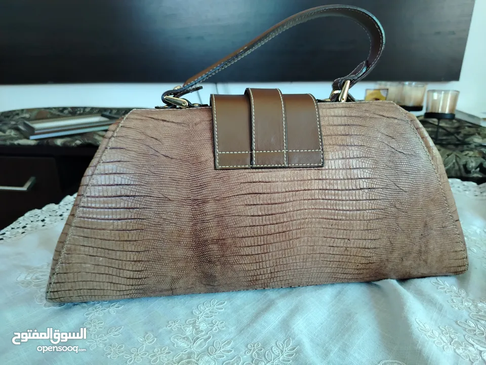 شنطة يد أصلية و جديدة