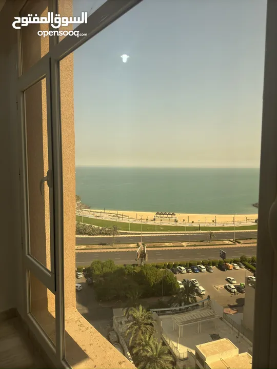 للإيجار شقة في بنيد القار اطلاله بحريه Apartment for rent in Bneid Al Qar with sea view