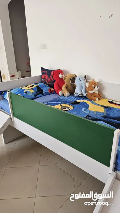 سرير اطفال بحاله ممتازه kids bed