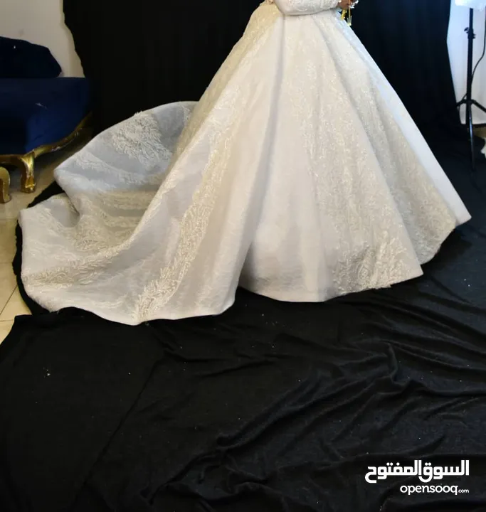 فستان زفاف فخم مكمم