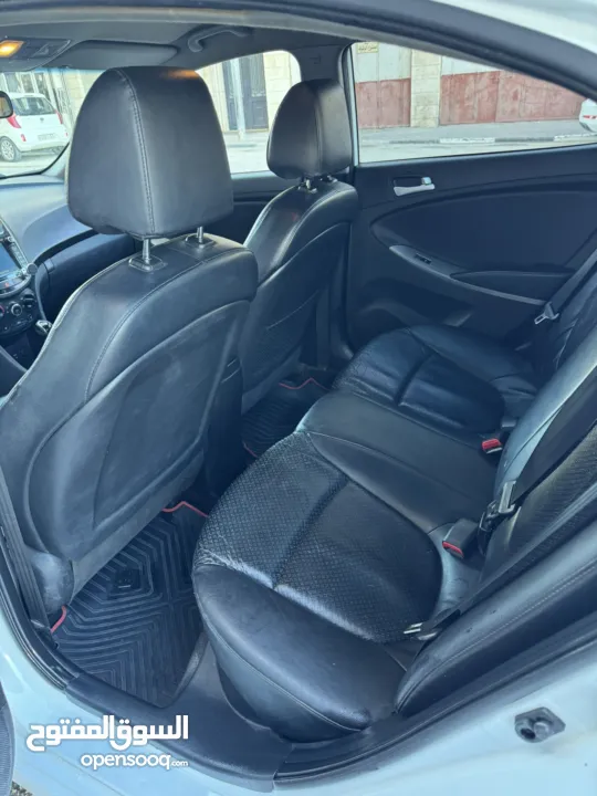 هونداي اكسنت 2015 محرك 1600 ديزل لون ابيض فرش جلد تشغيل بصمه حساسات خلفيه كاميرا خلفيه ترخيص وتامين