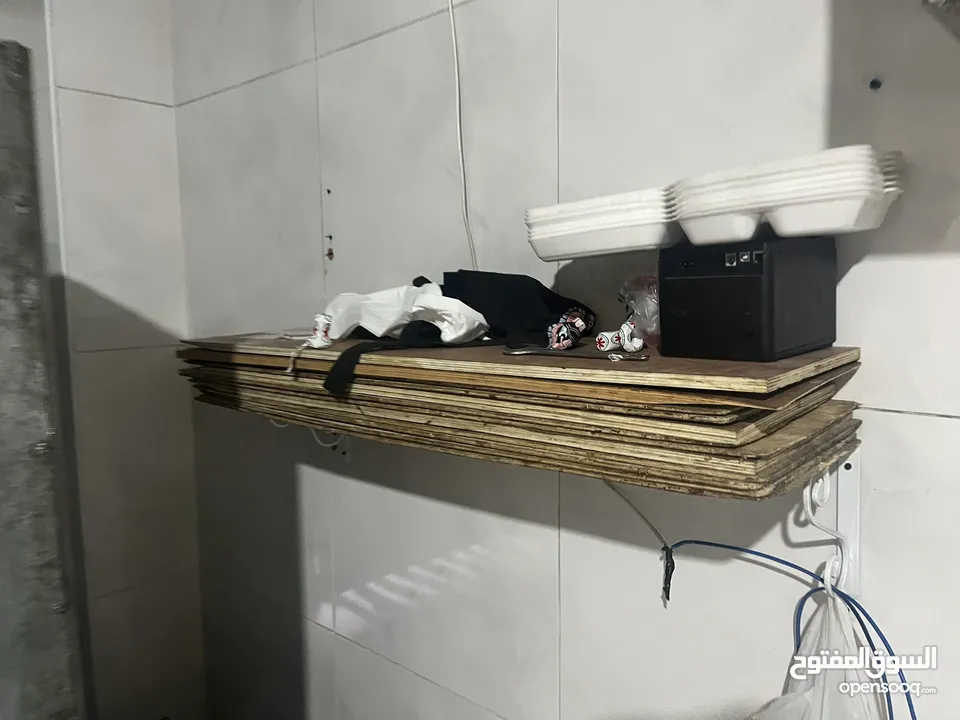 معدات مطعم كاملة بحالة ممتازة وبسعر مناسب