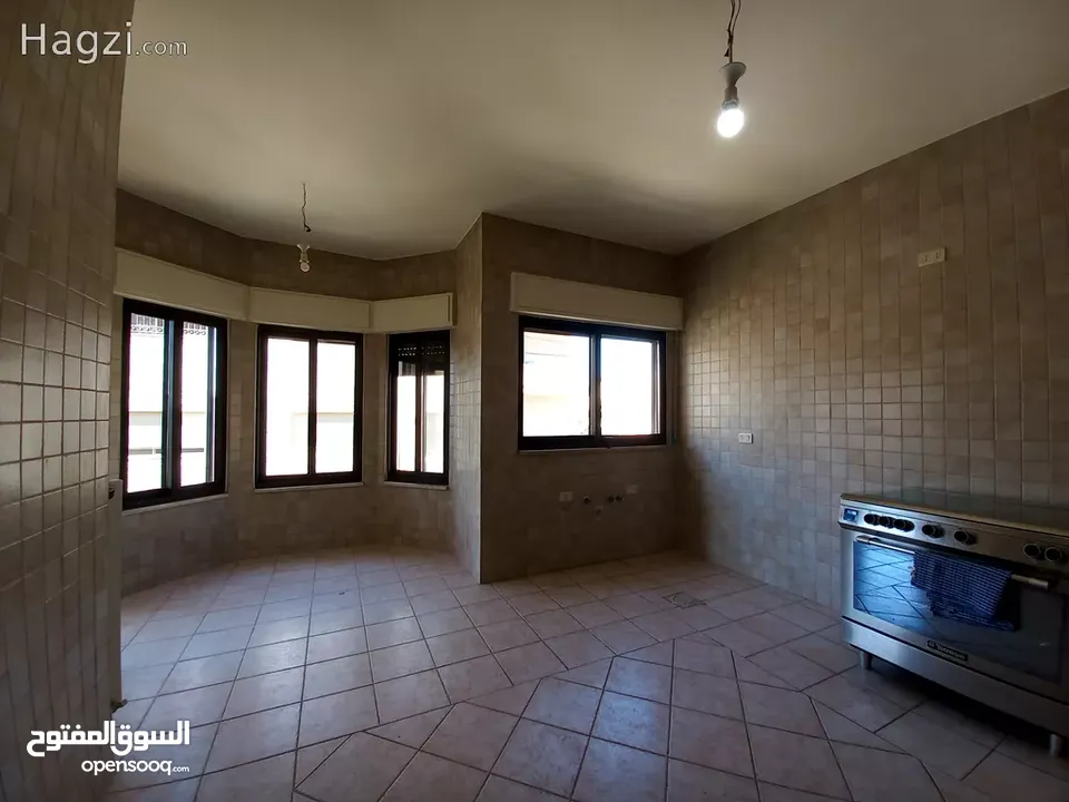 شقة شبه مفروشة للايجار في دير غبار  ( Property 33412 ) سنوي فقط