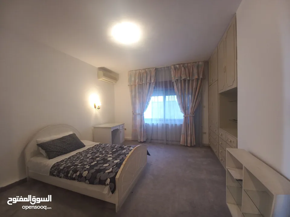 شقة مفروشة للإيجار 450م2 ( Property 18268 )-174847924