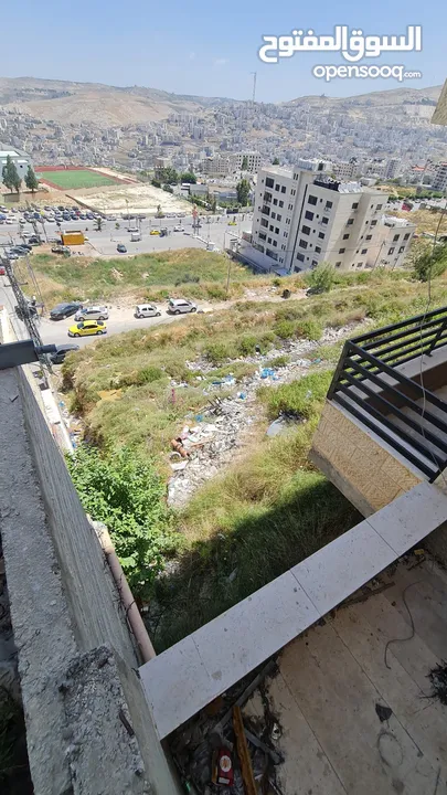 نمرة ارض مقابل الاكاديمية في رفيديا موقع مميز