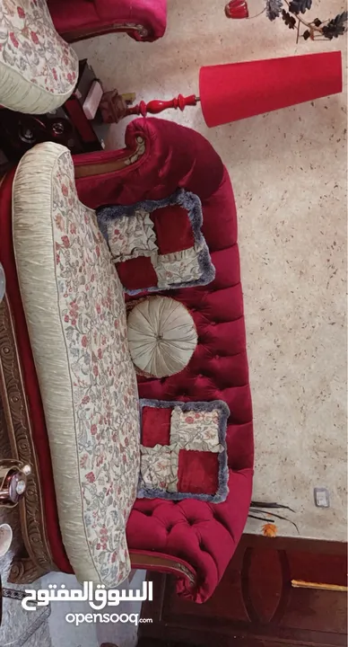 أثاث مستعمل بحالة جيدة
