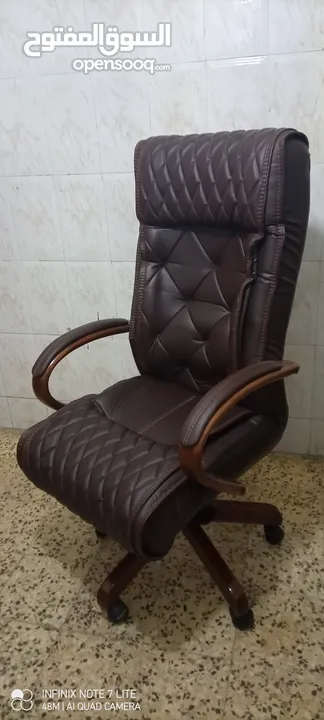 يتوفر لدينا صيانة اثاث المدارس والمكاتب والمراكز بجميع انوعها