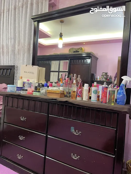 غرفة نوم خشب مستعملة بحالة جيدة للبيع