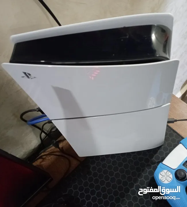 السلام عليكم للبيع بلايستيشن Ps5 وكاله صلاه النبي معه جميع وصلاته معه كرتونه الايد عدد 1 تعت الجهاز