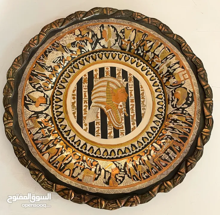 (نوادر نحاسية) أطباق تعليق وديكورات قديمة مميزة.