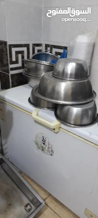 مطعم  بكامل تجهيزاته للبيع مع المحل .. الموقع المفرق