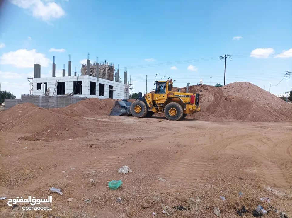 تاجير معدات الإنشائية جرافات كبيره وصغيره تاجير حفار جنزير تاجير حفار GCB جي سي بي تاجير قلابات