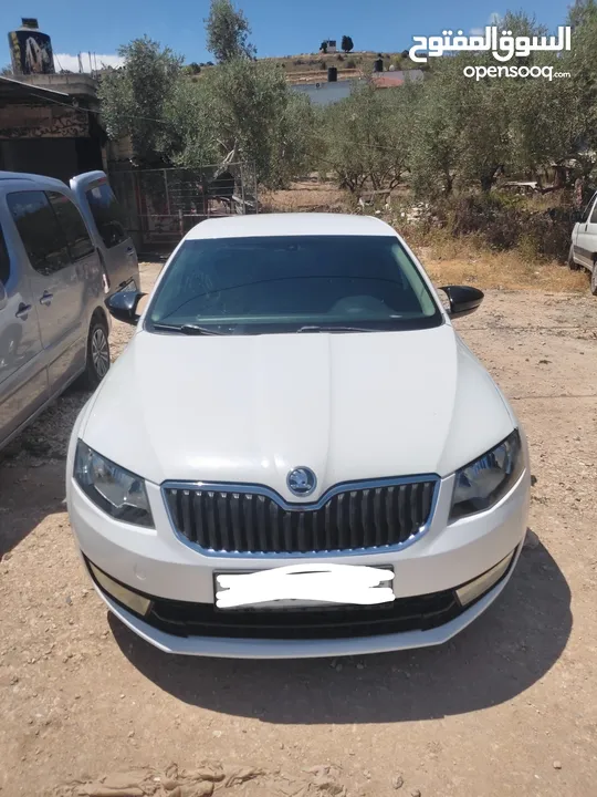 سكودا اوكتافيا وبيجو بارتنر