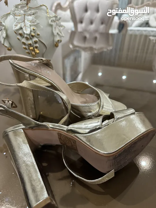 هلزات واحذيه كعب ماركات بسعر مغري