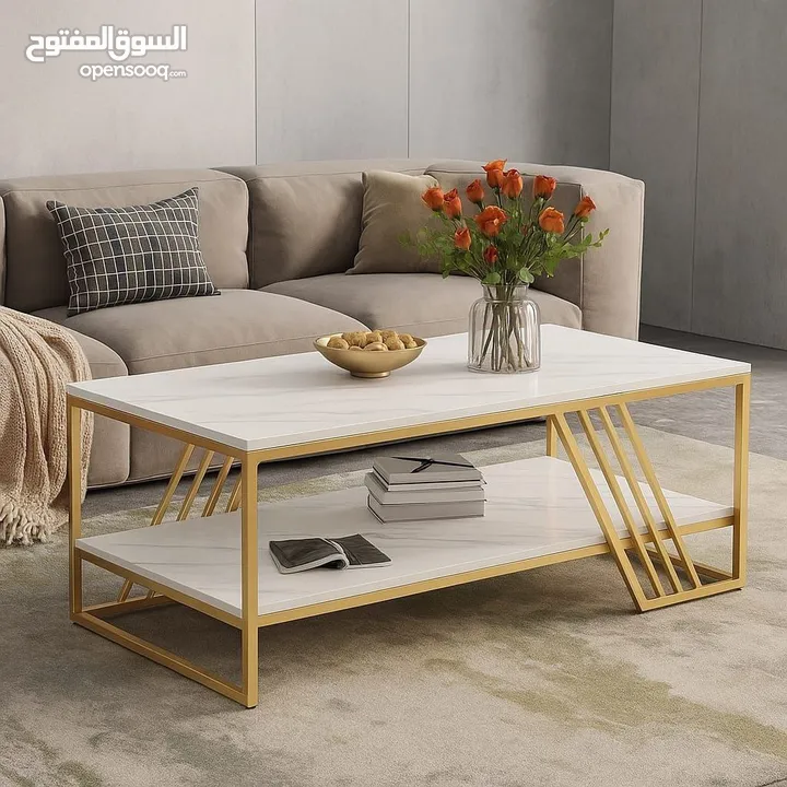 طاولة قهوة عصرية بتصميم فاخر  تجمع بين الأناقة والعملية لتضيف لمسة جمالية راقية لغرفة المعيشة.
