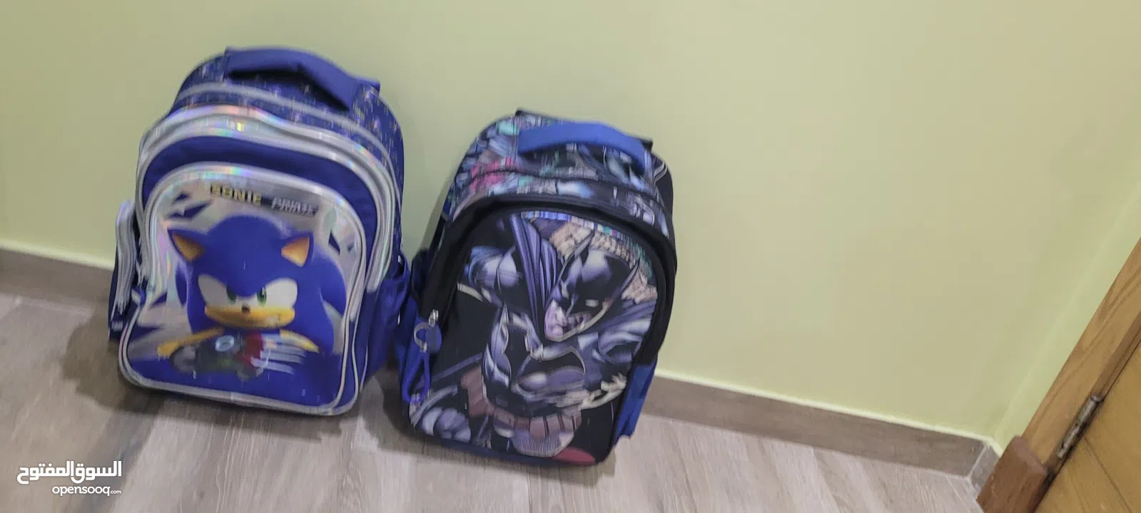حقيبة اولاد مدرسية ذات جودة عالية و استعمال و حفاظ على الحقيبة بحالة ممتازة شبه جديدة و لا عيوب