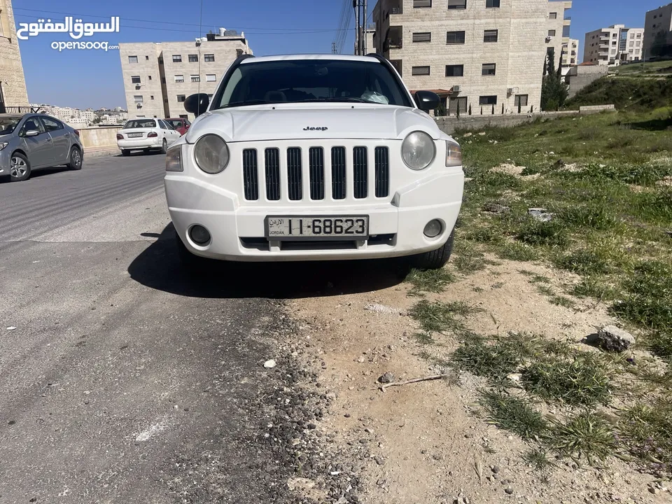 جيب كومباس اقتصادية 4x4 للبيع