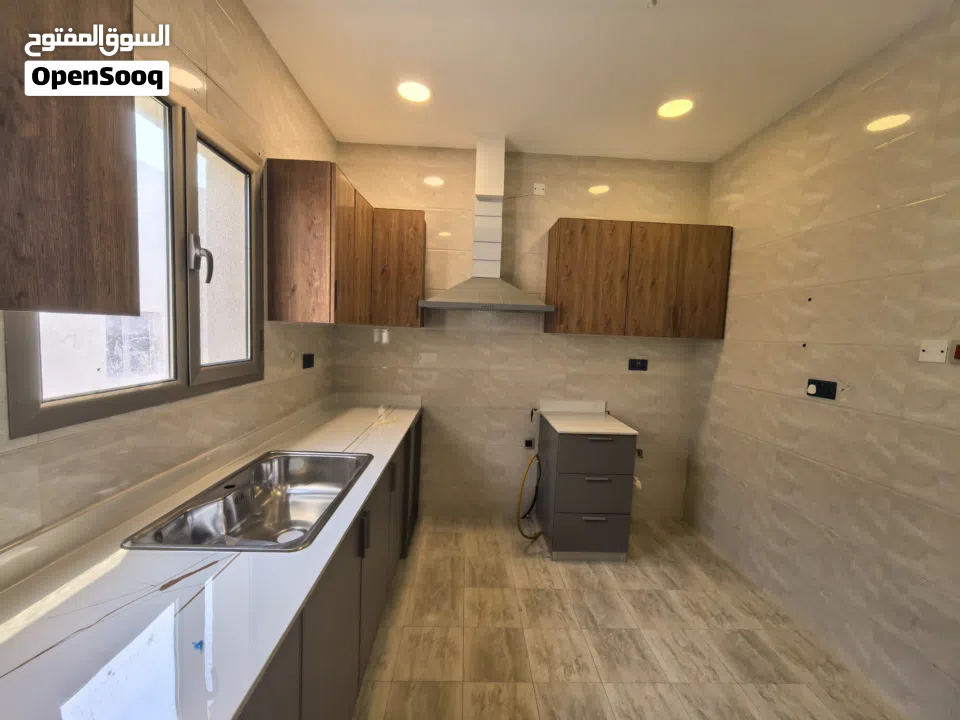 شقة سكنية راقية جدا للبيع وقابل للتفاوض.  المساحة 123متر