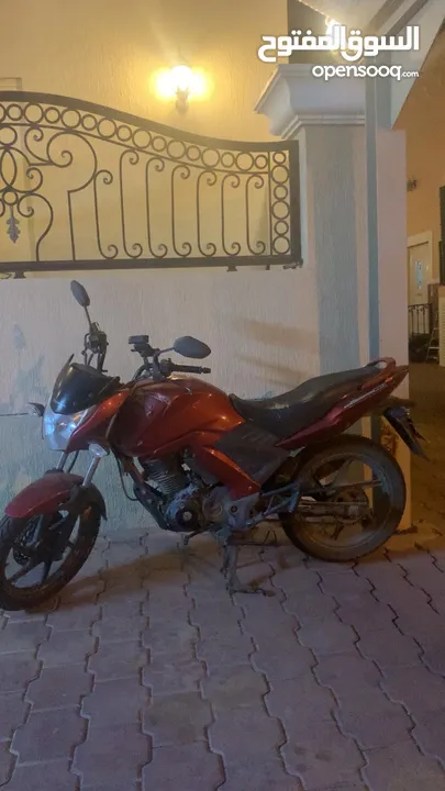 هوندا unicorn احمر
