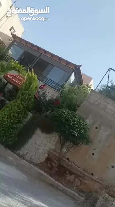 منزل مستقل للبيع السلط الصافح بجانب مسجد حفصه ومدرسة آمنه بنت وهب