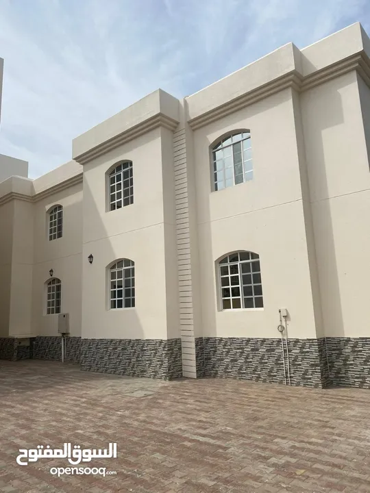 For Rent 5 Bhk Villa in Al Azaiba  للإيجار فيلا 5 غرف نوم في العذيبة