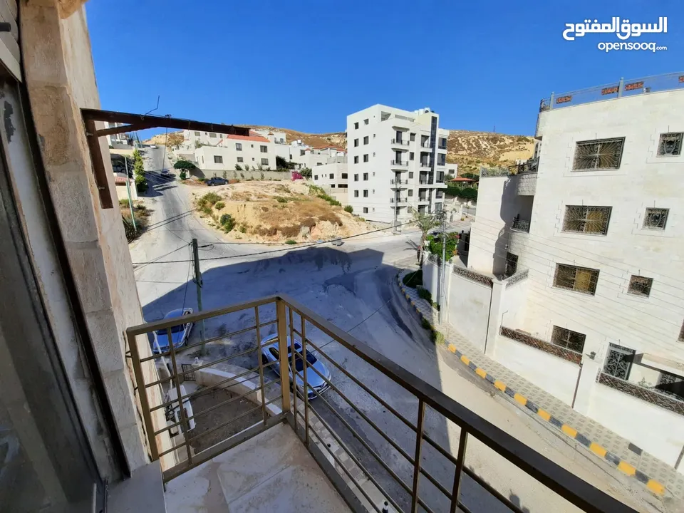 شقة للبيع في منطقة مرج الحمام بإطلالة رائعة و مميزة