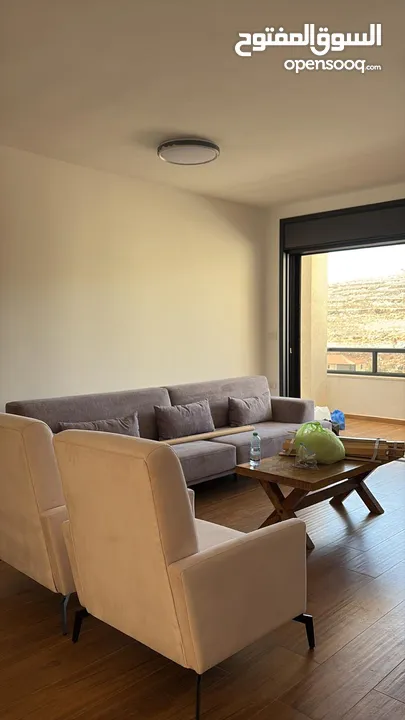 شقة جديدة مفروشة مع حديقة للإيجار في عين منجد – شارع إسكان المهندسين