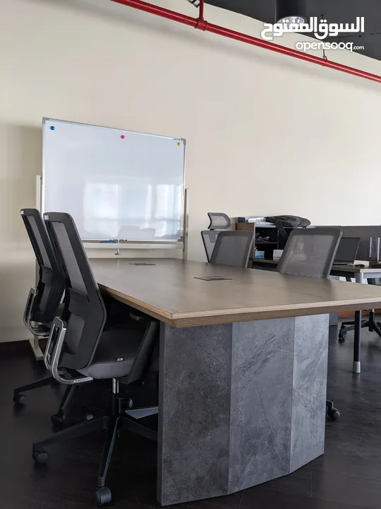 اثاث مكتب جديده غير مستخدمه meeting Table and chair