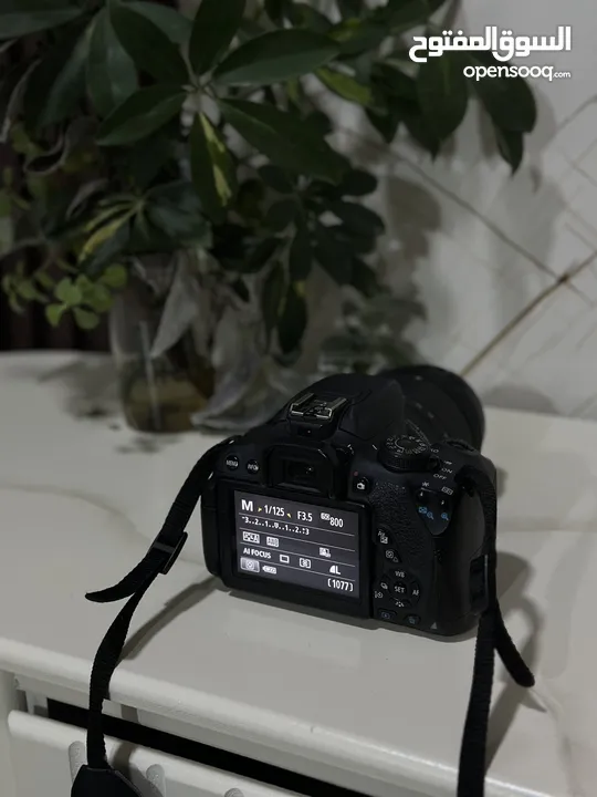 Canon 700D مع عدسة 18-135