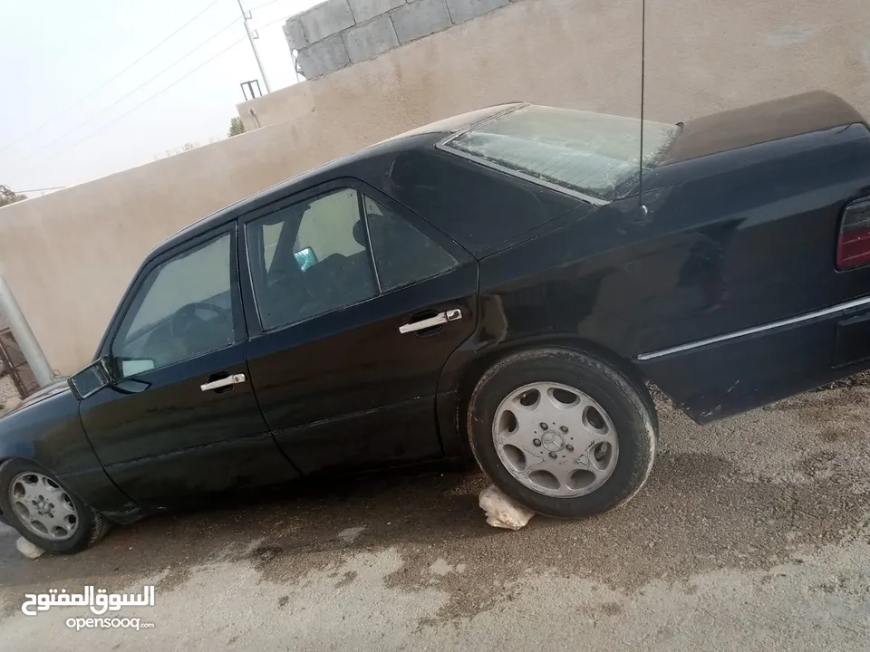 للبيع سيارة مرسيدس موديل 1985