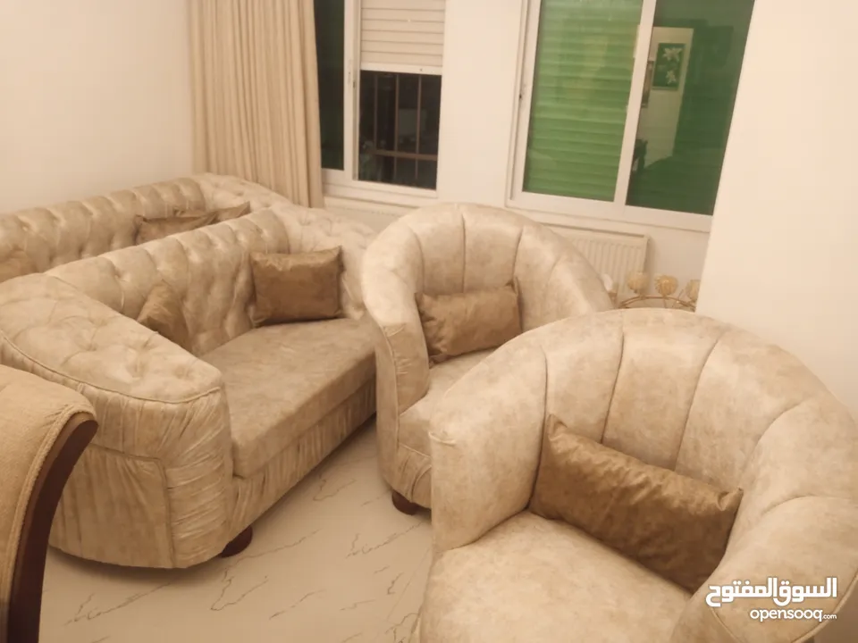 طقم حرف L+مجوزه +بفه +6مخدات بس 160دينار شامل التوصيل داخل عمان طقم 7مقاعد +بفه+6مخدات 195دينار