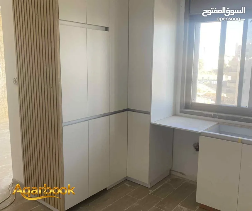 شقة غير مفروشة واسعة ومطلة مناسبة للعائلات للايجار