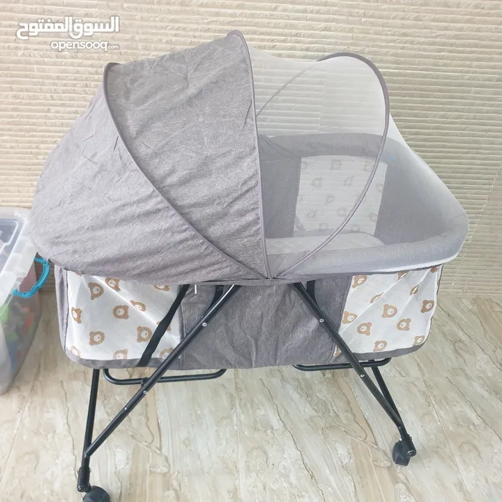 Small baby bed and car chair neat and new