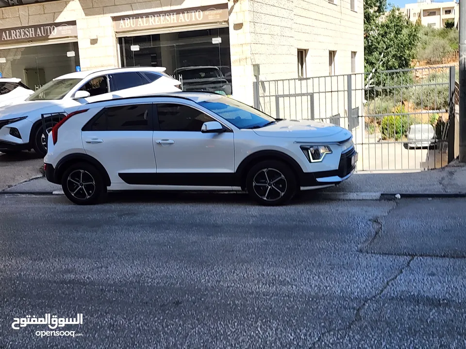 حبيب بدور توفر بنزين بس كيا نيرو اوفر سيارة في السوق