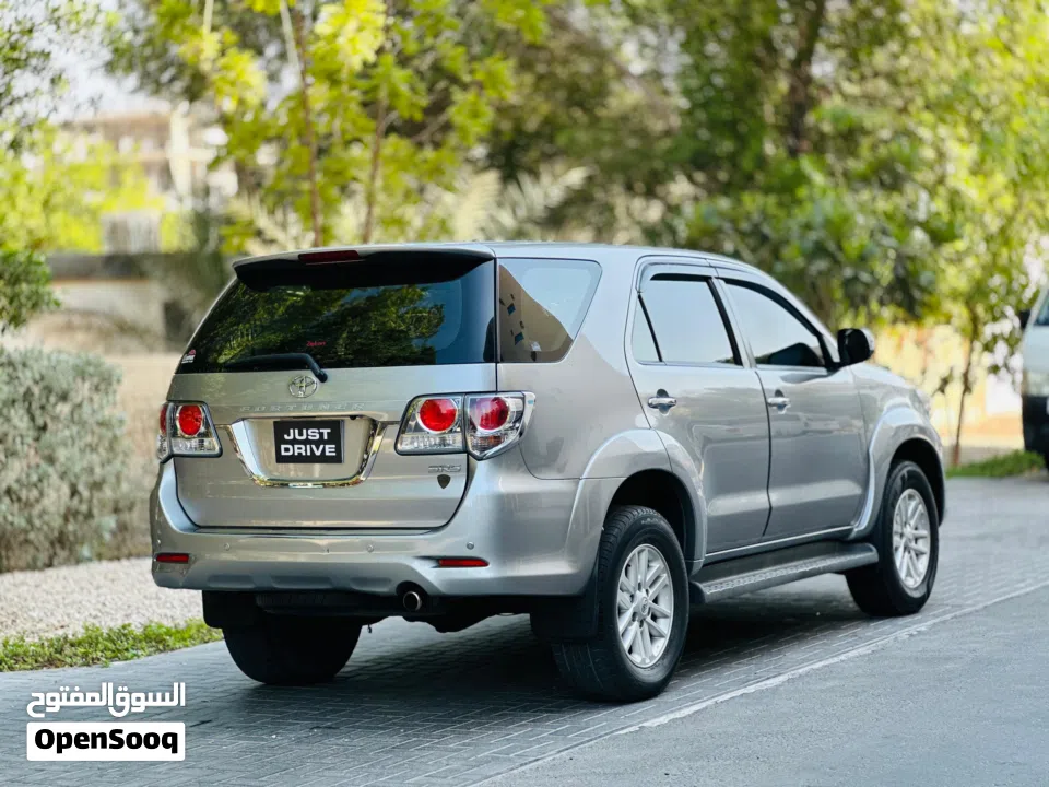 Toyota Fortuner 4wd single owner low Mileage 1 year passing insurance new tyres ready to drive condi
