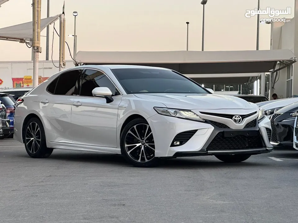 TOYOTA Camry Grand Sport V6 2019