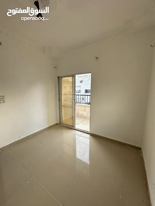شقة للإيجار في إربد - شارع غزة - مقابل عيادات فرح - مجمع السلامات للاسكان - بناية رقم 3