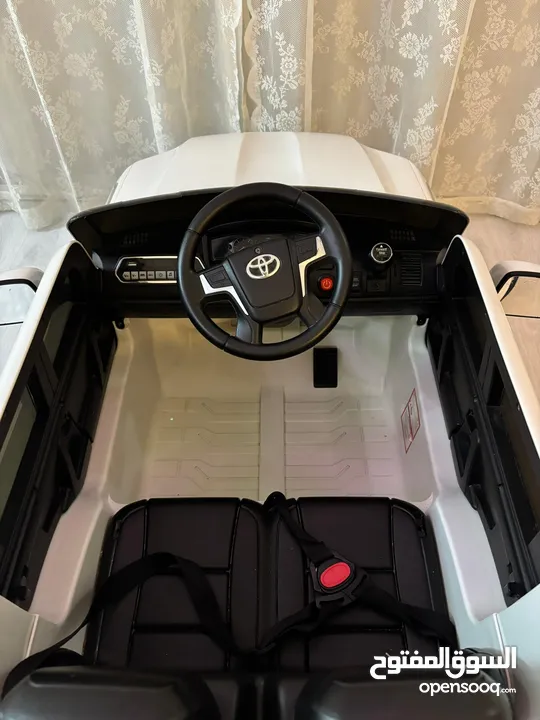 للبيع سيارة اطفال / baby car for sale